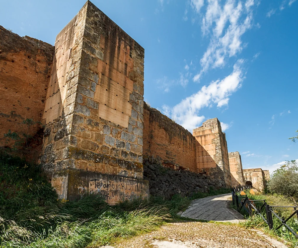 parte-muralla-niebla-RsgFDvbgOdgQ4WZirJ03J2I-1200x840huelva24