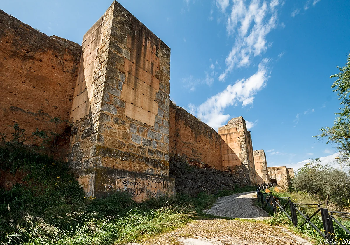 parte-muralla-niebla-RsgFDvbgOdgQ4WZirJ03J2I-1200x840huelva24